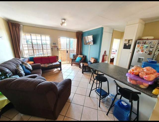 2 BEDROOM APARTMENT FOR SALE IN MAGALIESKRUIN